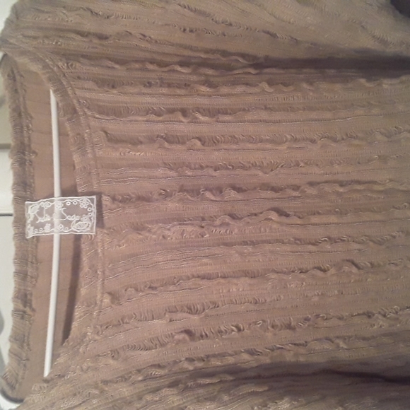 Ladies Tan Sweater - Picture 5 of 5